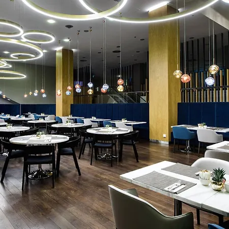 Courtyard By Marriott Warsaw Airport-2